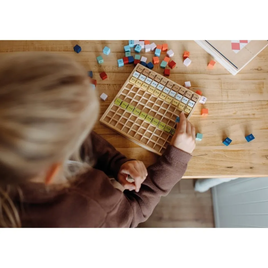 jeu_de_table_daddition_en_1.webp Small Foot Chiffres Et Calcul>Jeu de Table d'Addition en Bois pour Enfant