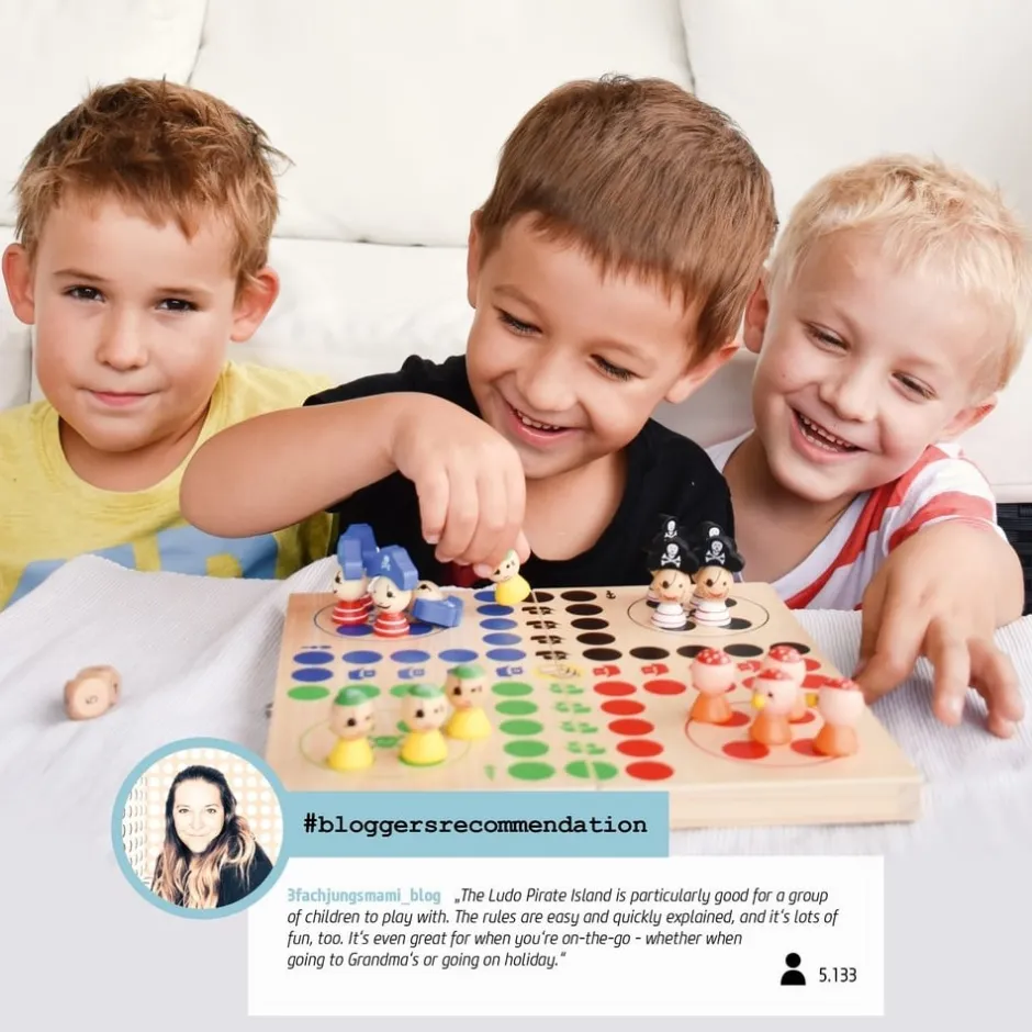 jeu_des_petits_chevaux_en_1.webp Small Foot Jeux De Plateau>Jeu des petits chevaux en bois Piraterie Enfant