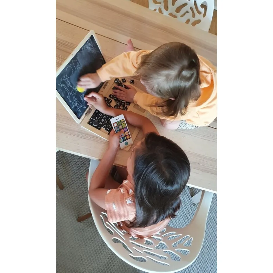 ordinateur_ardoise_aimant_5.webp Small Foot Lettres, Écriture Et Langage>Ordinateur ardoise aimantée Bois Enfant Jeu éducatif